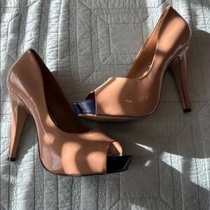 Jessica Simpson Tan and Black Peep-Toe Heels